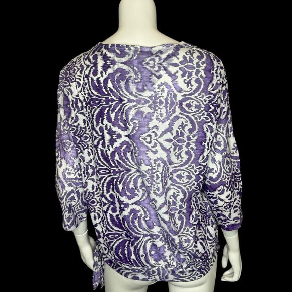 CHICOS Size 1 US M Purple & White Paisley Print Knit Top Rhinestone Trim - Picture 4 of 14